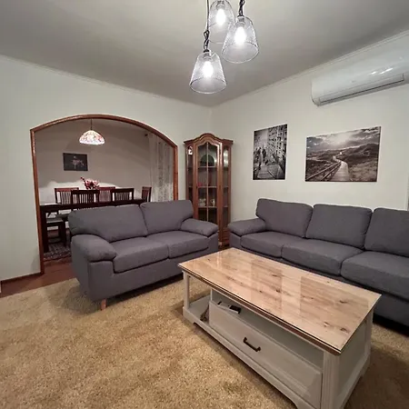 Villa Domus Est Alba