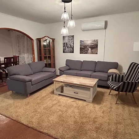 Domus Est Alba Villa *