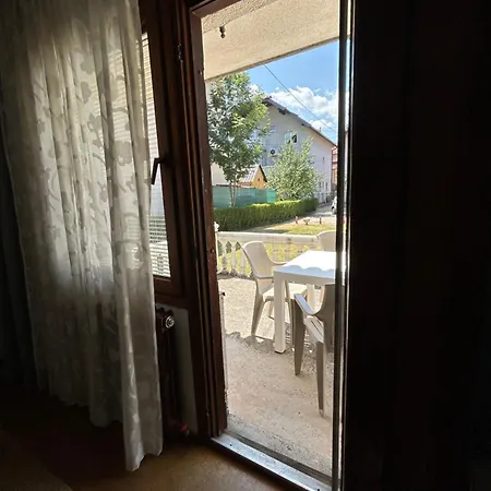 Domus Est Alba Villa
